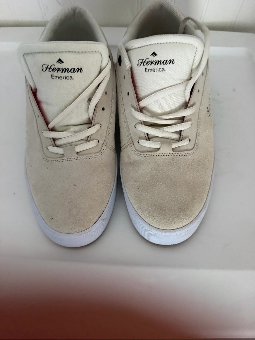Emerica Herman Low-Top Sneakers in Off-White